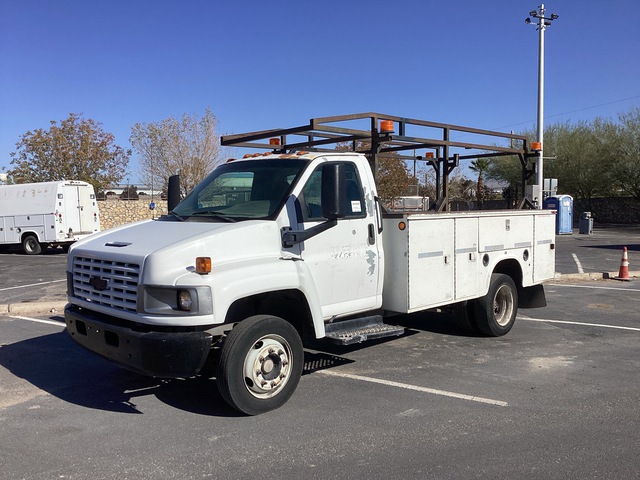 2005 Chevrolet C4500 4x2 Utility Truck