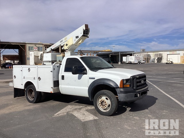 CAMIóN CON CANASTILLA 2006 FORD VERSALIFT