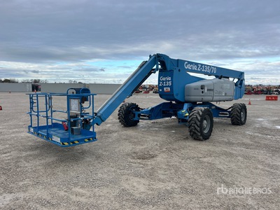 2012 Genie Z-135 4WD Diesel Plataforma Elevadora Articulada