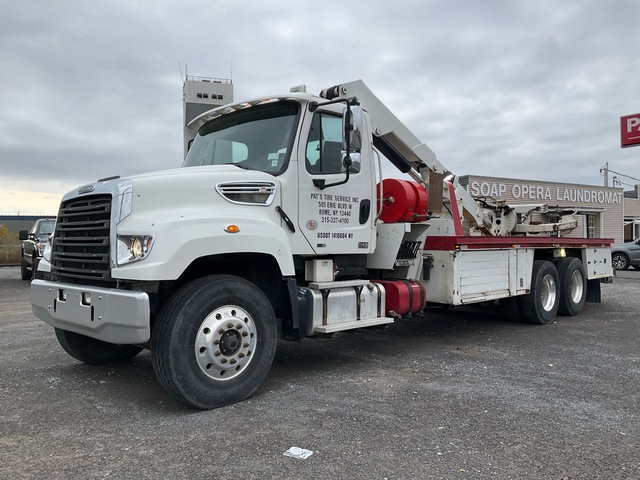 2012 Freightliner 114SD 6x4 Tire Service Truck