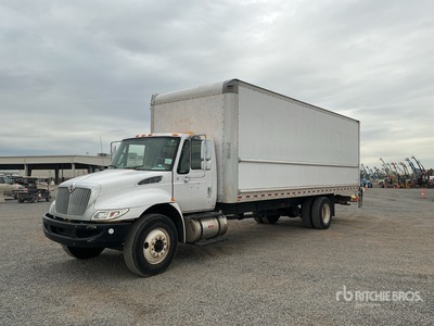 2019 International 4300 4x2 Furgoneta caja cerrada