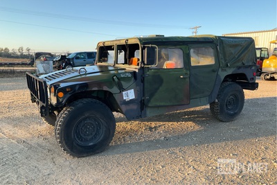 AM General M1097R1 HMMWV 4 Door Soft Top w/Truck Body