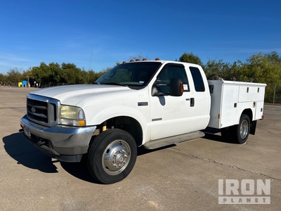 2004 Ford F-450 XLT 4x2 Extended Cab Utility Truck