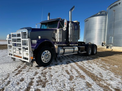2005 Freightliner Classic T/A Sleeper Truck Tractor