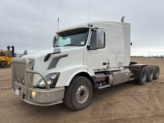 2014 Volvo VNL 8x6 Tri/A Sleeper Truck Tractor