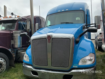 2022 Kenworth T680 6x4 Ciągnik siodłowy T/A z kabiną sypialną (Inoperable)