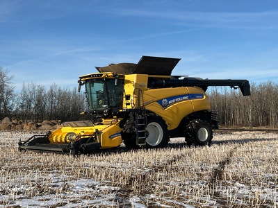 2021 New Holland CR10.9 Revelation Combine Harvester