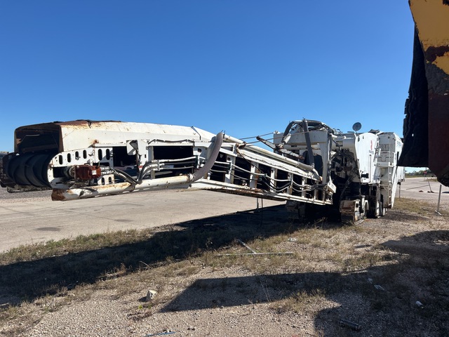 2016 Roadtec RX-900E Tracked Cold Planer (Inoperable)