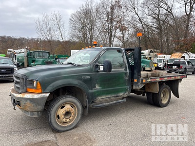 2001 Ford F-450 XL 4x2 Flatbed Truck
