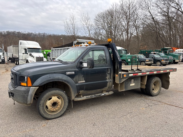 2006 Ford F-450 XL 4x2 Flatbed Truck