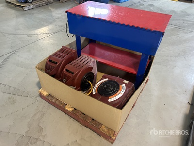 Work Bench & Quantity of (3) Air Wąż