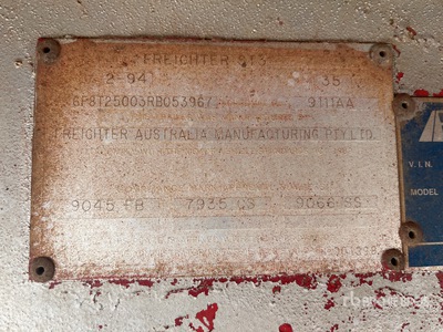 1994 Freighter 13.7 m Tri/A Lead Flatbed Trailer