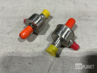 (2) Hydra-Electric 12402 Pressure Differential Switches