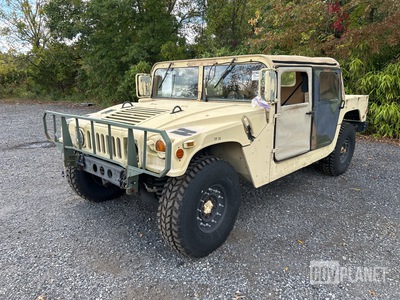 AM General M1097R1 HMMWV 4 Door Soft Top w/Truck Body
