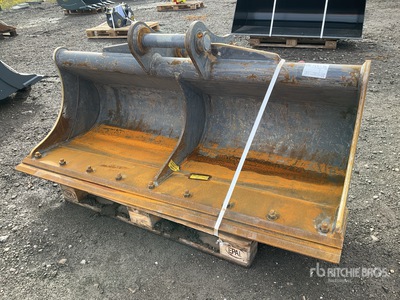 Strickland 1800 mm Cleanup Excavator Bucket - Fits Hitachi ZX130