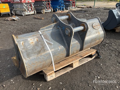 Strickland 72 in Excavator Bucket - Fits Hitachi ZX130