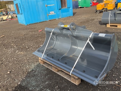 Strickland 1800 mm Cleanup Excavator Bucket - Fits Hitachi ZX130