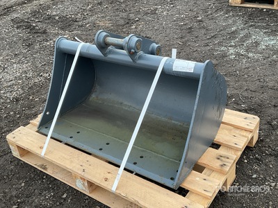 Strickland 900 mm Cleanup Loading Excavator Bucket - Fits Takeuchi TB230