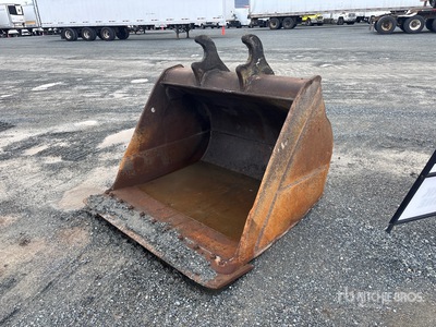 56 in Q/C Cleanup Excavator Bucket - Fits Hitachi ZX245USLC-5N