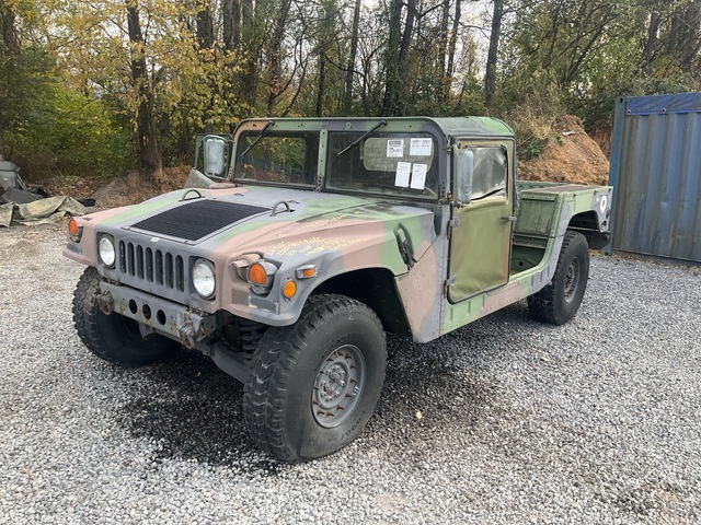 1993 AM General M1097 HMMWV 2 Door Soft Top w/Truck Body 1993 AM General M1097 HMMWV 2 Door Soft Top w/Truck Body