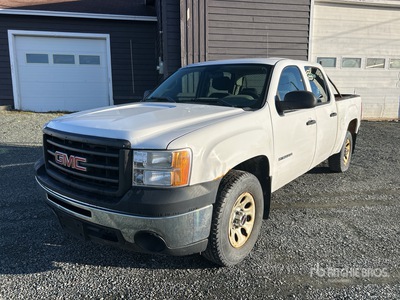2013 GMC Sierra 1500 4x2 Crew Cab بيك اب