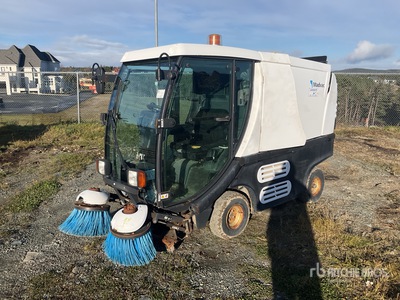 2008 Madvac CN100 Sidewalk Camion barredora