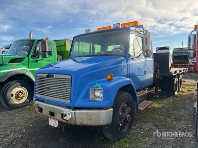 Hiab 650AW 7500 lb Knuckle Boom on Freightliner FL 80 6x4 Extended Cab Autocarro cassone fisso con gru