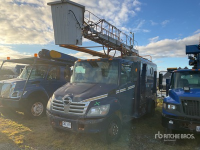 Telelift on Hino 4x2 Camion de cubo