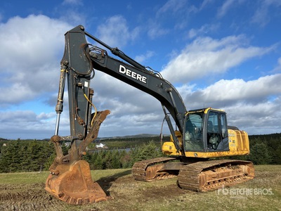 2011 John Deere 200D LC Tracked Excavator