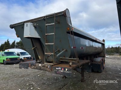 2006 Midland 26 ft T/A Remolque banera