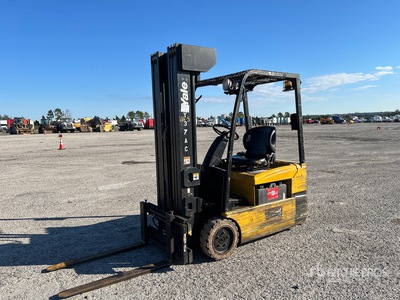 2007 Yale ERP040THN48TQ090 2700 lb Pneumatic Tire Forklift