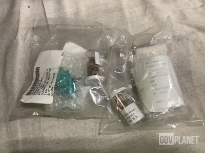 (8) Lynn Electronics M28748/10C0BL1A Receptacle Connectors