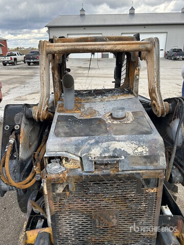 MINI CARGADOR SOBRE RUEDAS 2022 JOHN DEERE STEER