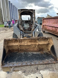 2022 John Deere 324G Skid Steer Loader