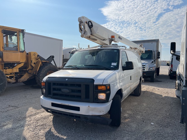 Altec AT200AV 30 ft on 2014 Ford E-350 4x2 Van Mounted Aerial Lift (Inoperable)