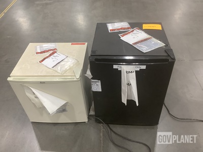 (1) Avanti 18CYW.1/CYB.1 Refrigerator & (1) Galanz GL27BK Refrigerator