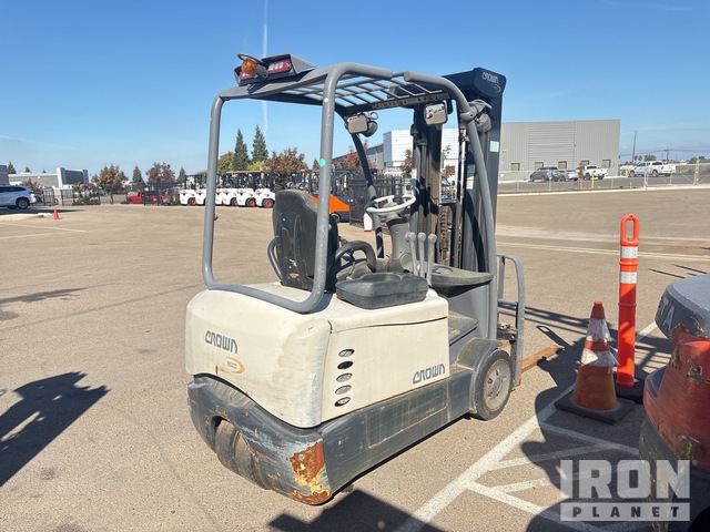 MONTACARGAS ELéCTRICO 2015 CROWN SC524X40TT