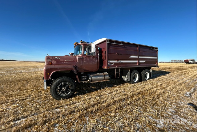 1980 Mack RS685L 6x4 Grain Truck | Ritchie Bros. Auctioneers