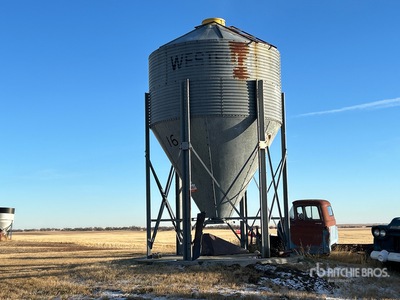 Westeel Rosco +/- 600 bu 2 Ring Hopper Grain Bin