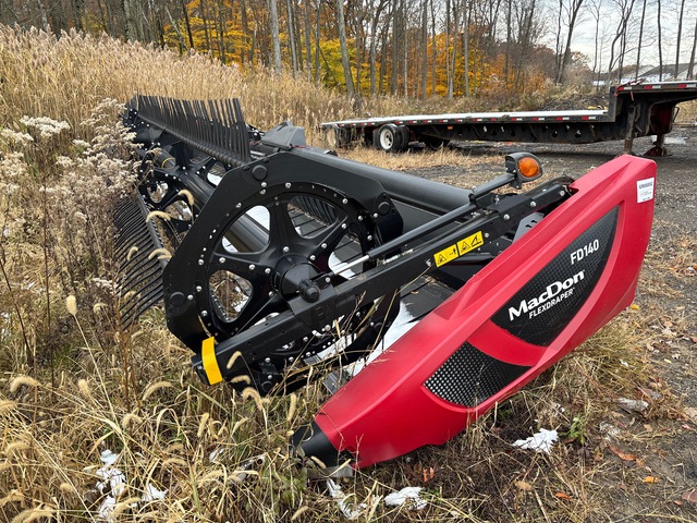 2021 MacDon FD140 Flex Draper Combine Header 2021 MacDon FD140 Flex Draper Combine Header