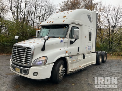 2017 Freightliner Cascadia 125 6x4 T/A Sleeper Truck Tractor