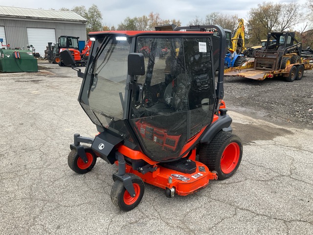 2022 Kubota ZD1211 Zero-Turn Lawn Mower