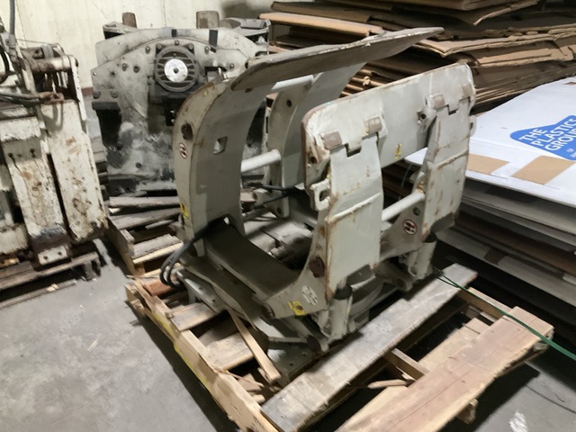 2019 Cascade Paper Roll Clamp - Fits Forklift 2019 Cascade Paper Roll Clamp - Fits Forklift