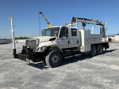 IMT 5200 8300 lb Knuckle Boom on 2010 International 7400 6x4 Crew Cab Camion con Grua / Boom Truck