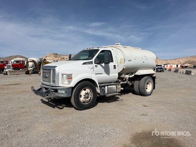 2017 Ford F-750 4x2 Water vrachtwagen