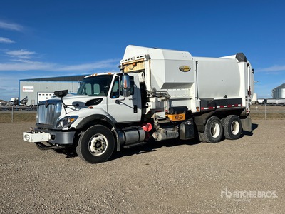 2011 International WorkStar 7400 6x4 Side Loader Camión recolector de residuos