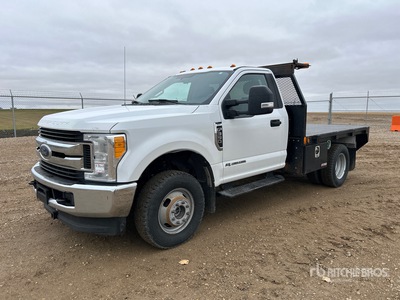 2017 Ford F-350 XLT 4x4 Flatbed Truck