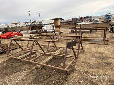 Quantity of (4) Support pour tuyau