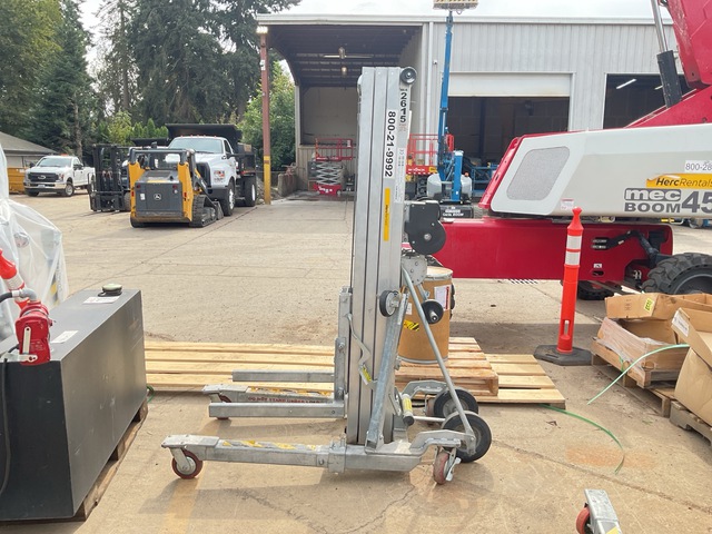 Sumner 2615 Material Hoist (Inoperable)