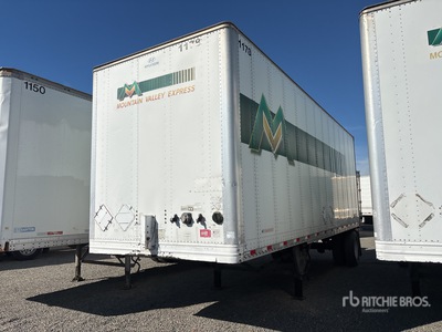 2013 Hyundai 28 ft x 102 in S/A Van Trailer